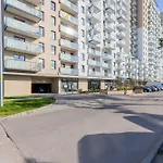 Sucha 33 Modern Apartment With Parking By Noclegi Renters